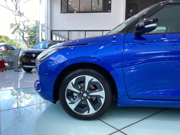 Suzuki Swift Hybrid giá xe, giá lăn bánh