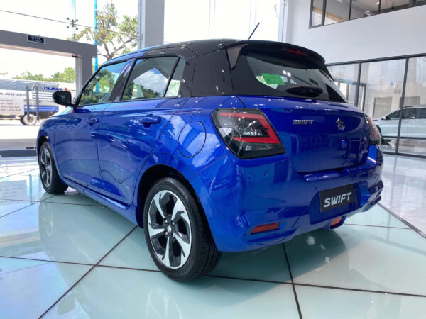 Suzuki Swift Hybrid giá xe, giá lăn bánh