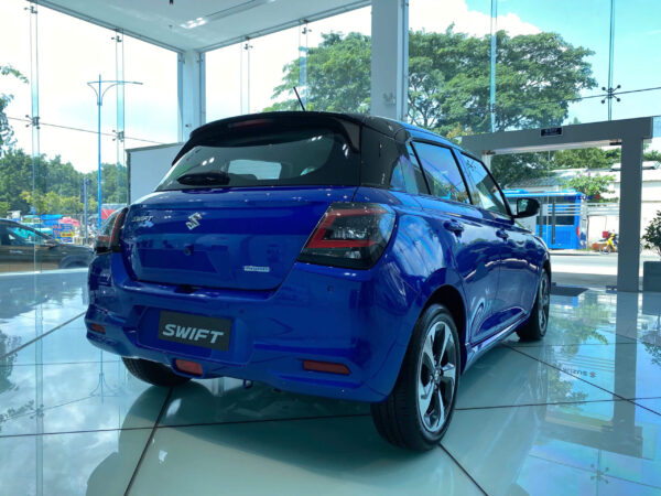 Suzuki Swift Hybrid giá xe, giá lăn bánh
