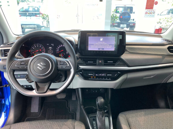 Suzuki Swift Hybrid giá xe, giá lăn bánh